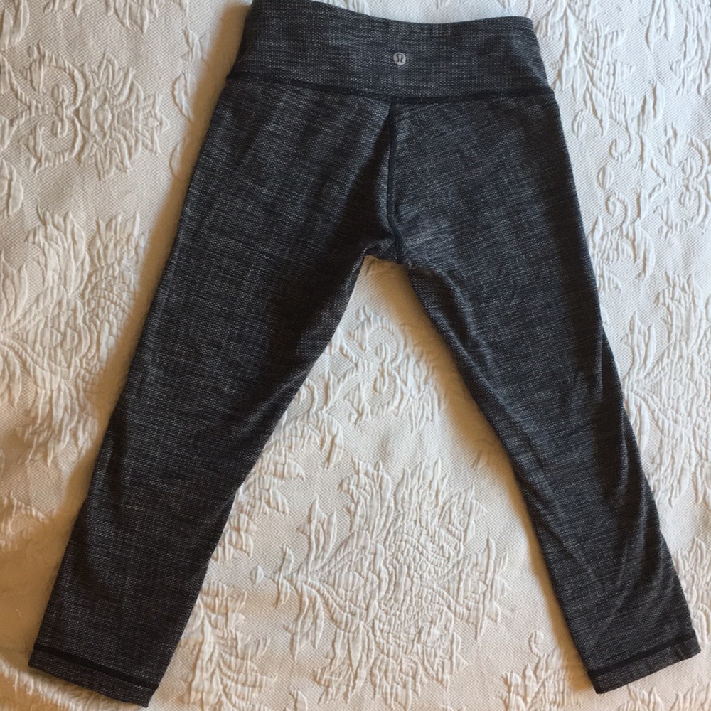 Lululemon yoga pants size xs